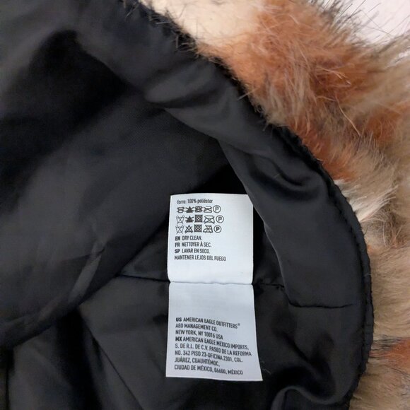 American Eagle Faux Fur Hooded Vest - Picture 11 of 12